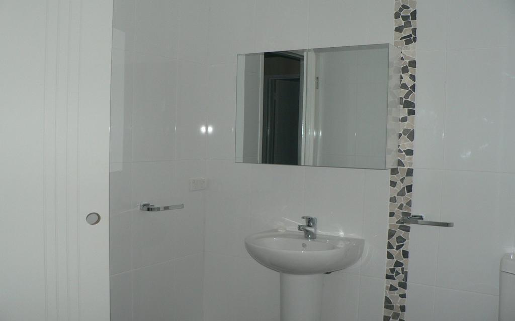 ברום Breezes Apartments חדר תמונה