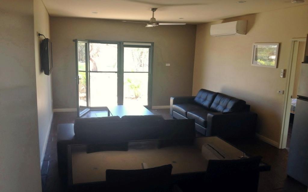 ברום Breezes Apartments חדר תמונה